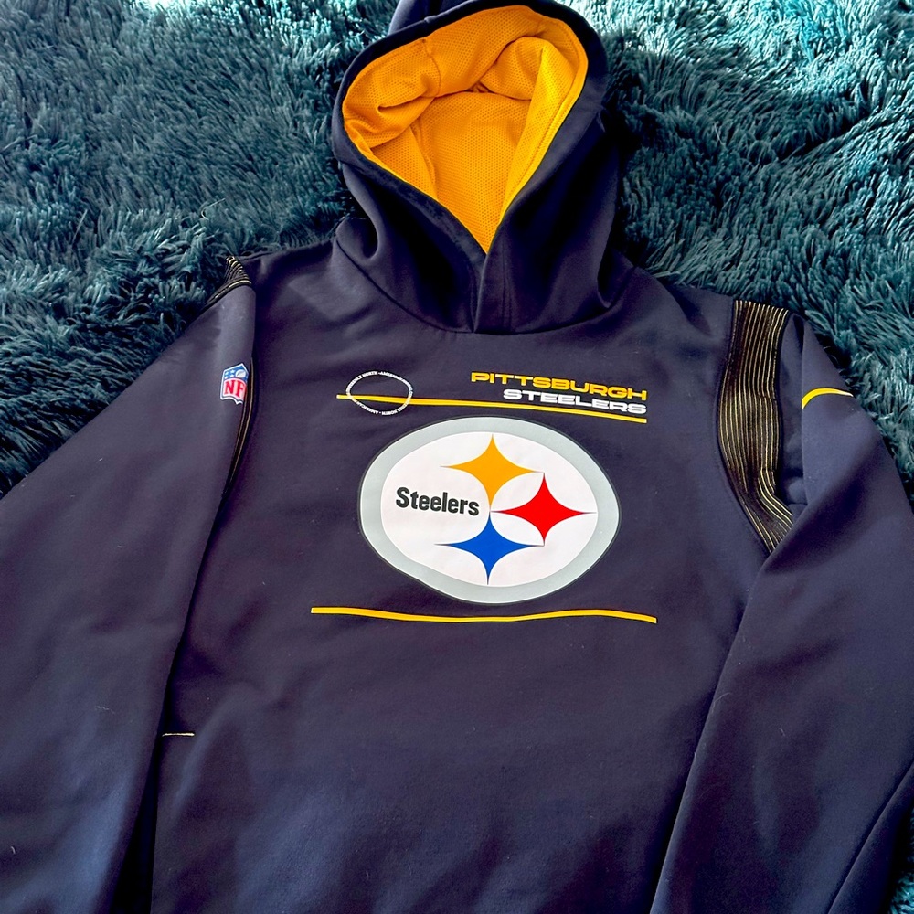 Steelers sweatshirt